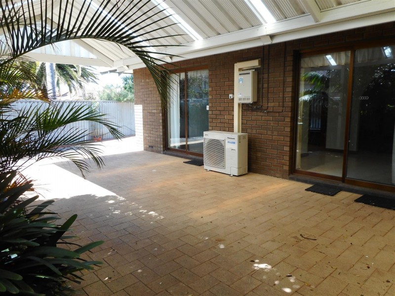 12 Donald Drive, Safety Bay WA 6169