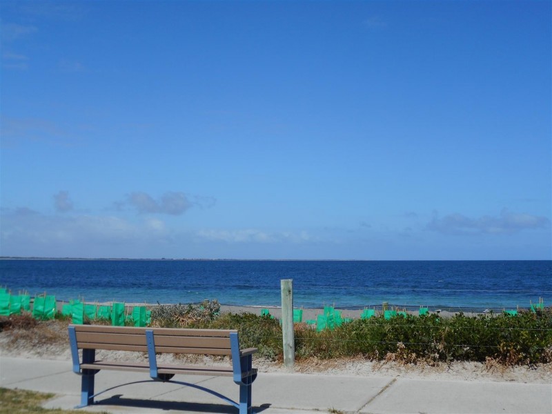 12 Donald Drive, Safety Bay WA 6169