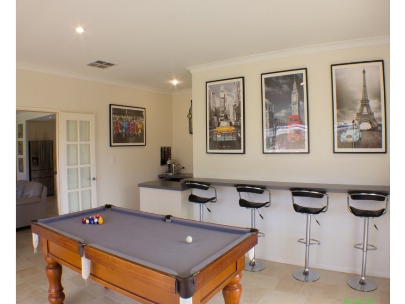 10 Montmartre Green, Port Kennedy WA 6172