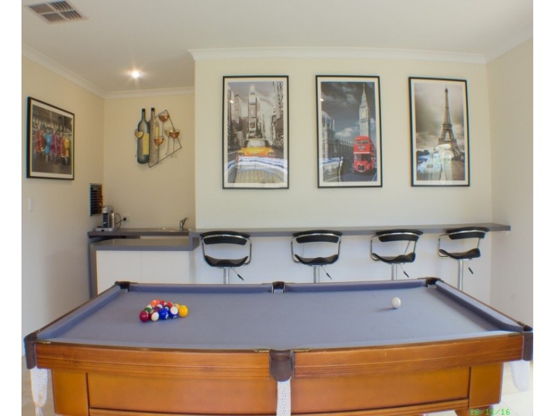 10 Montmartre Green, Port Kennedy WA 6172