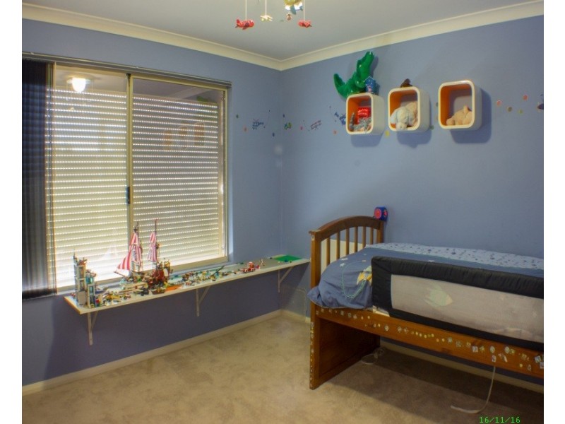 10 Montmartre Green, Port Kennedy WA 6172