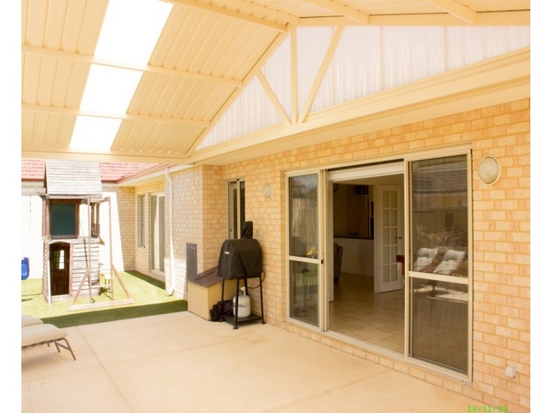 10 Montmartre Green, Port Kennedy WA 6172