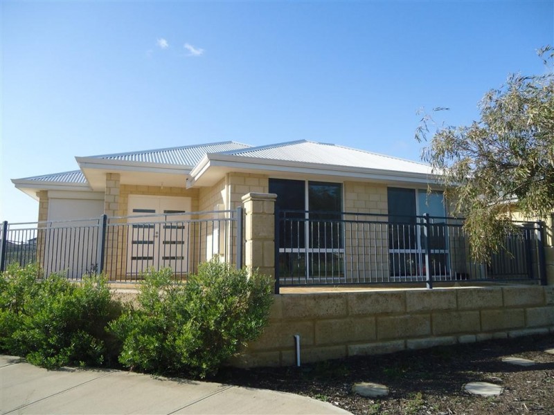 16 Johanna Way, Secret Harbour WA 6173