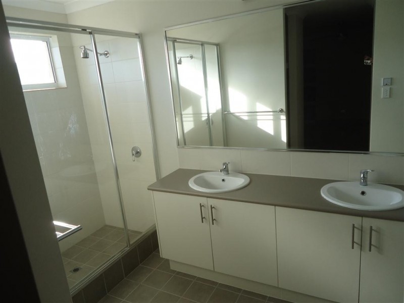 16 Johanna Way, Secret Harbour WA 6173