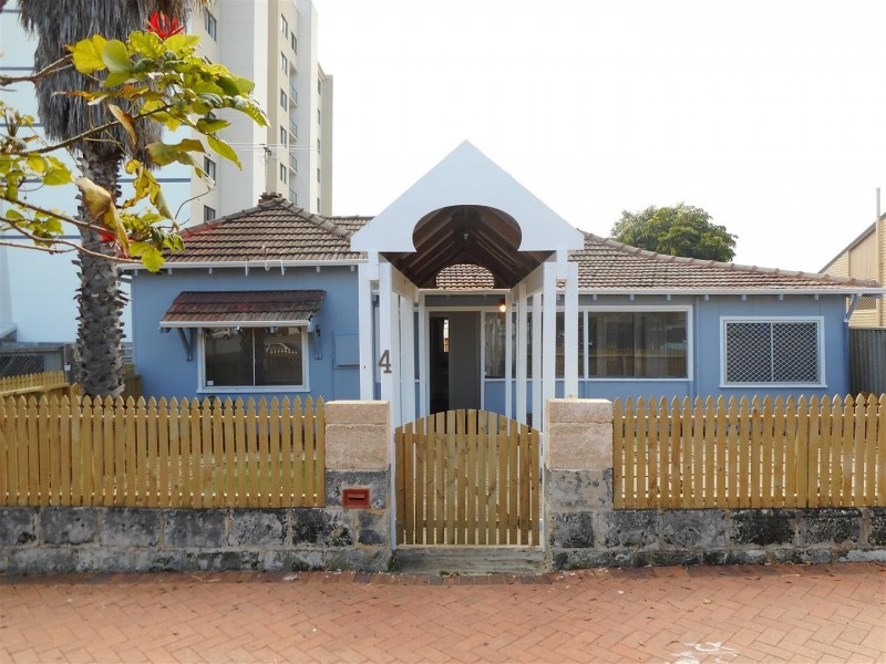 4 Flinders Lane, Rockingham WA 6168