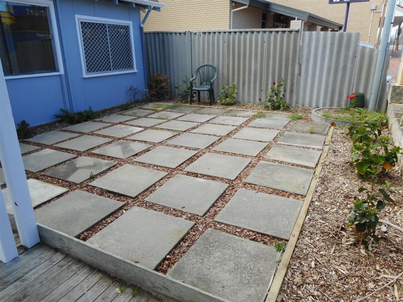 4 Flinders Lane, Rockingham WA 6168