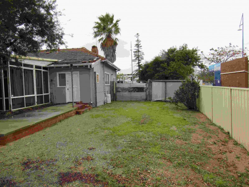 4 Flinders Lane, Rockingham WA 6168