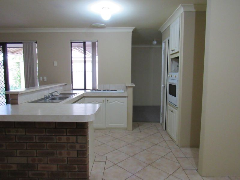 27 Hartland Way, Warnbro WA 6169