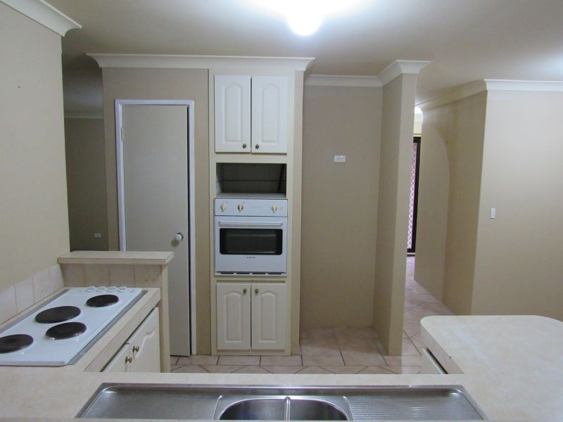 27 Hartland Way, Warnbro WA 6169