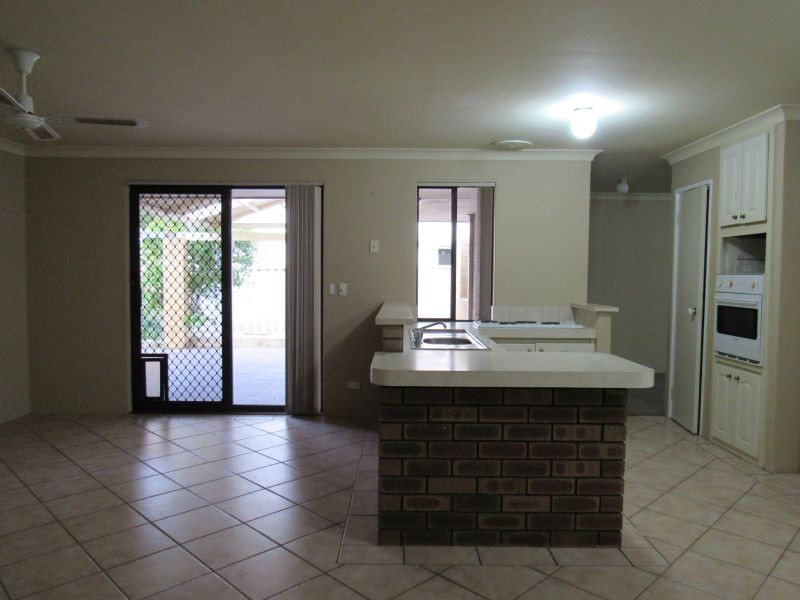 27 Hartland Way, Warnbro WA 6169