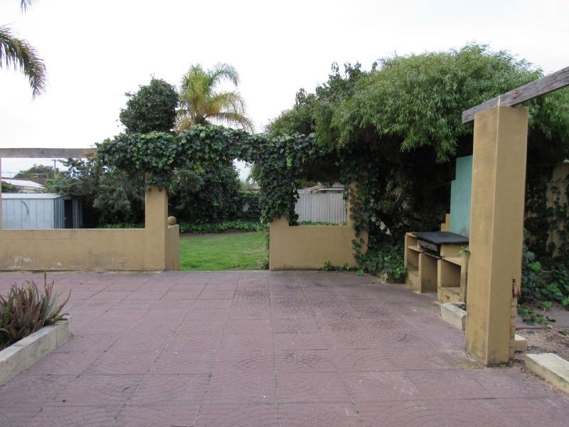 27 Hartland Way, Warnbro WA 6169