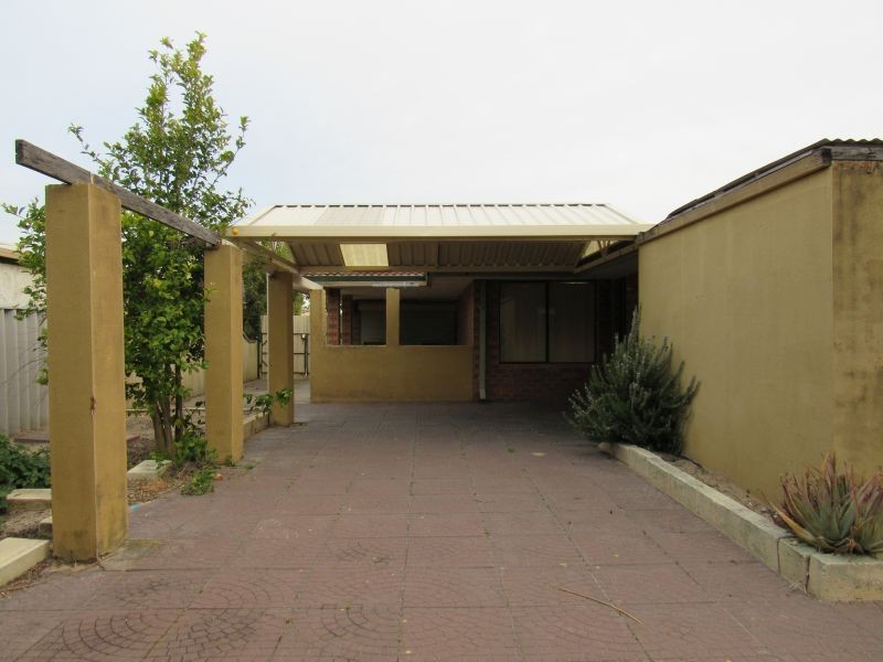 27 Hartland Way, Warnbro WA 6169