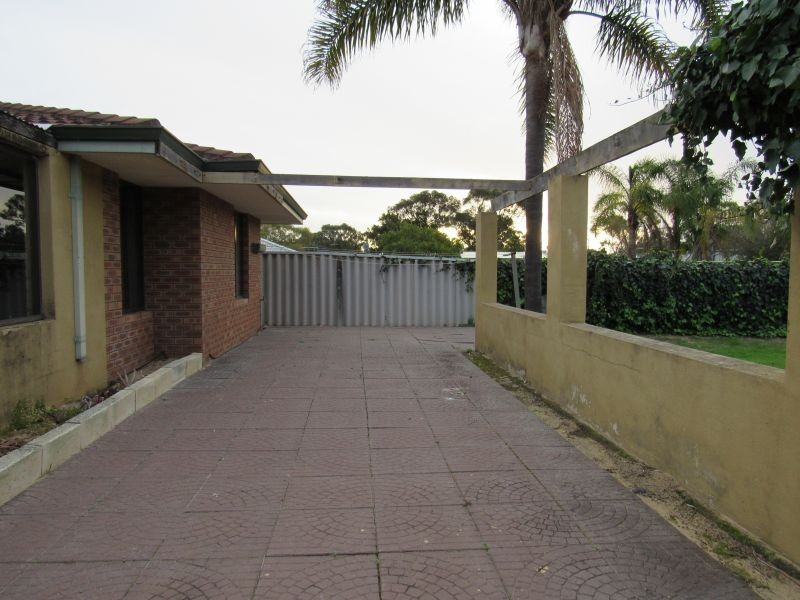 27 Hartland Way, Warnbro WA 6169