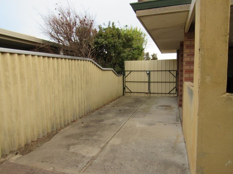 27 Hartland Way, Warnbro WA 6169