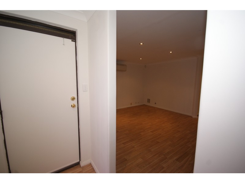 68 Cambridge Crescent, Cooloongup WA 6168