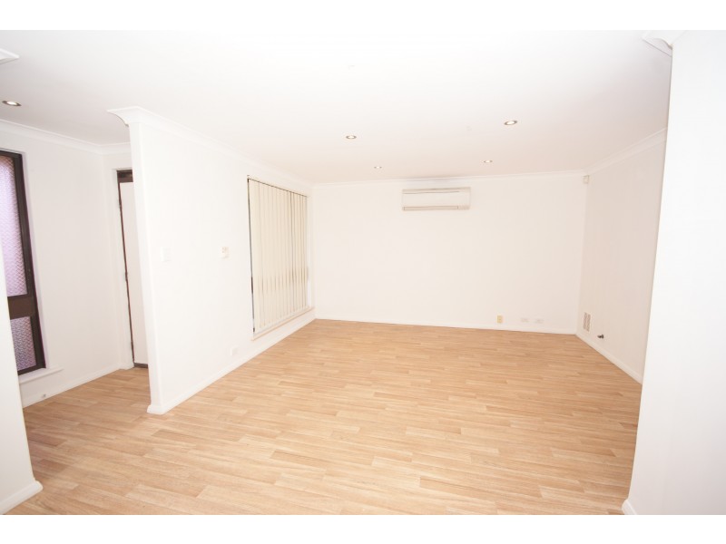 68 Cambridge Crescent, Cooloongup WA 6168