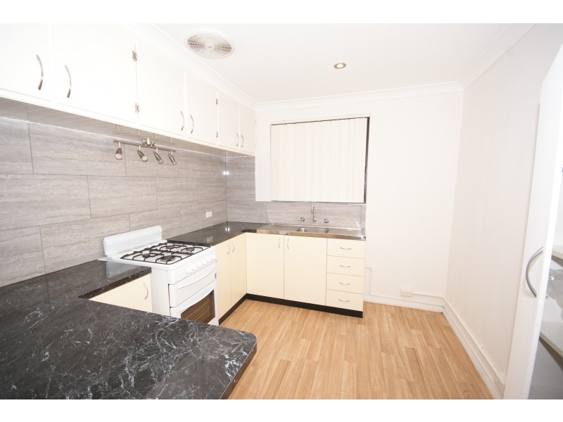 68 Cambridge Crescent, Cooloongup WA 6168