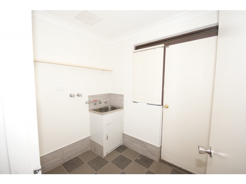 68 Cambridge Crescent, Cooloongup WA 6168