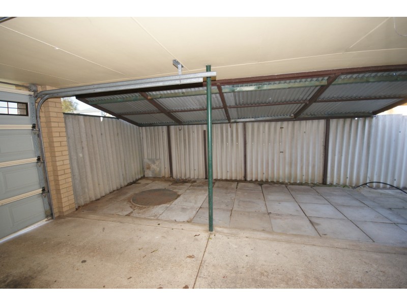 68 Cambridge Crescent, Cooloongup WA 6168