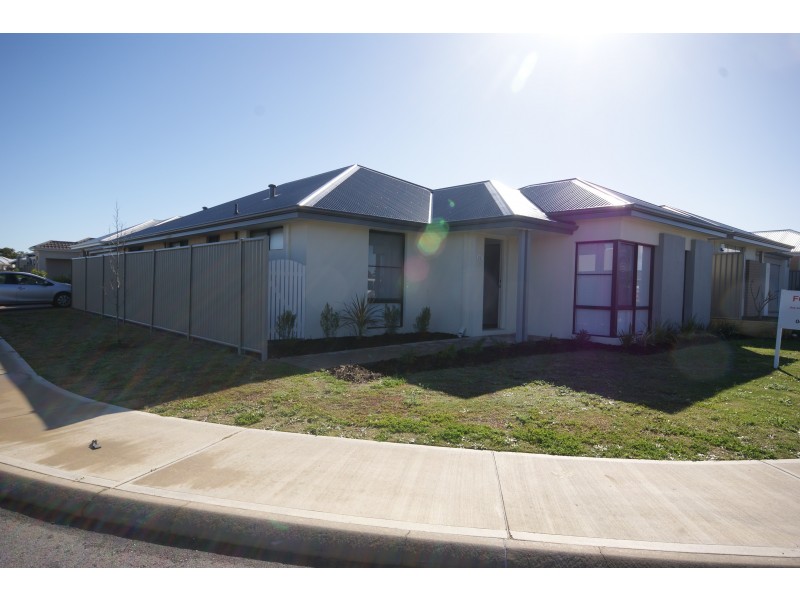 11 Amadeus Way, Success WA 6164