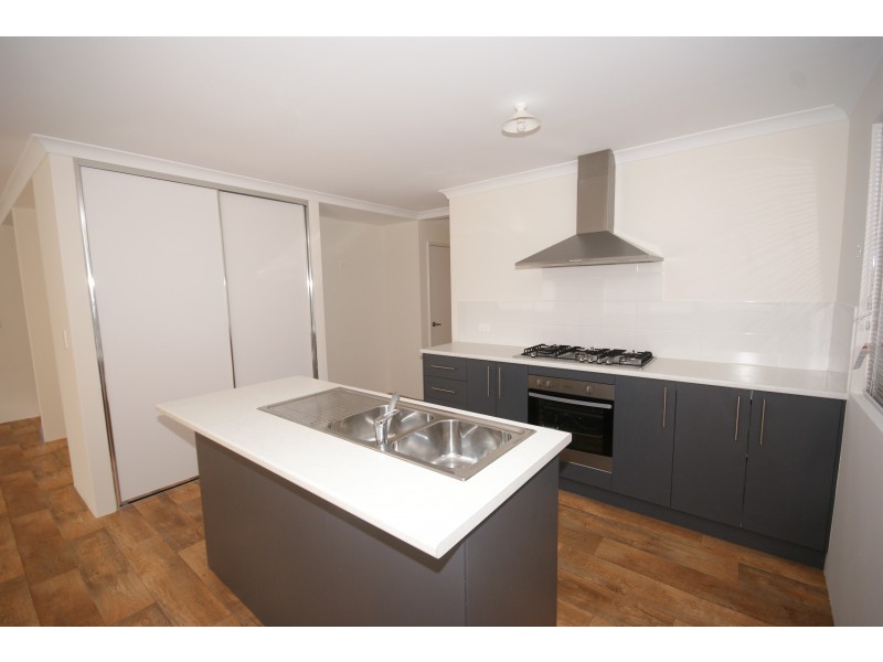 11 Amadeus Way, Success WA 6164