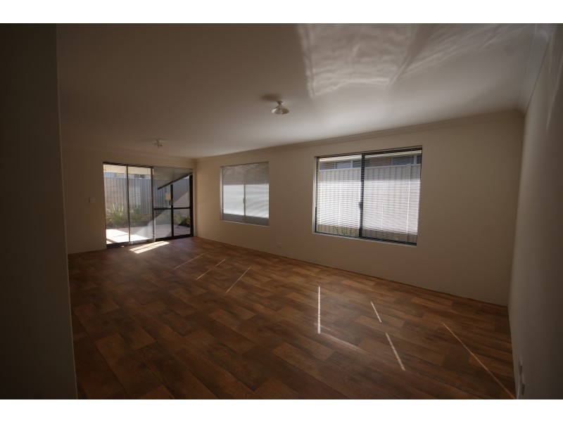 11 Amadeus Way, Success WA 6164