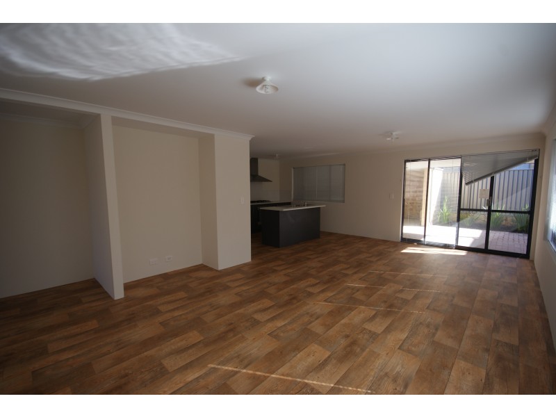 11 Amadeus Way, Success WA 6164