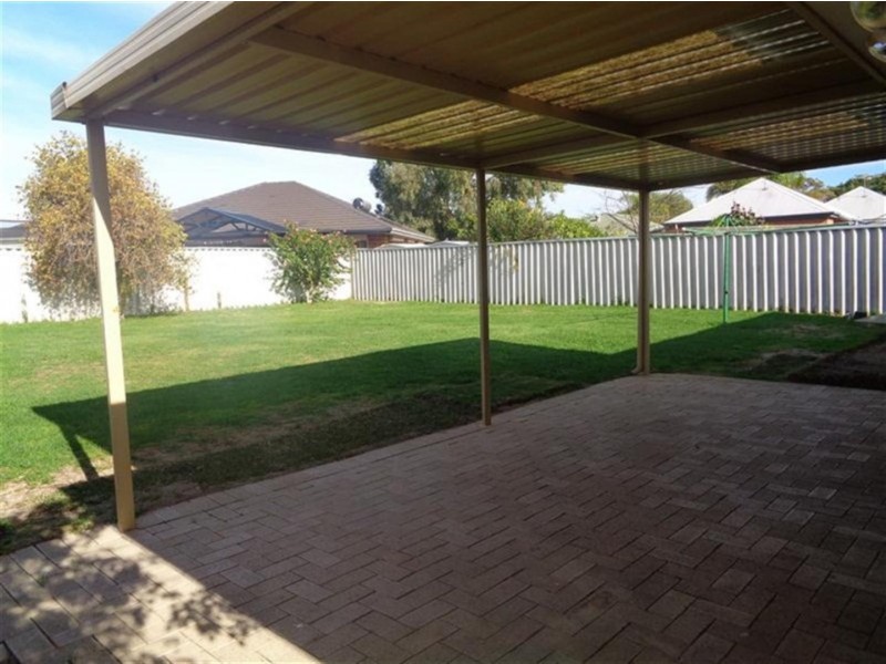 6 Link Way, Cooloongup WA 6168
