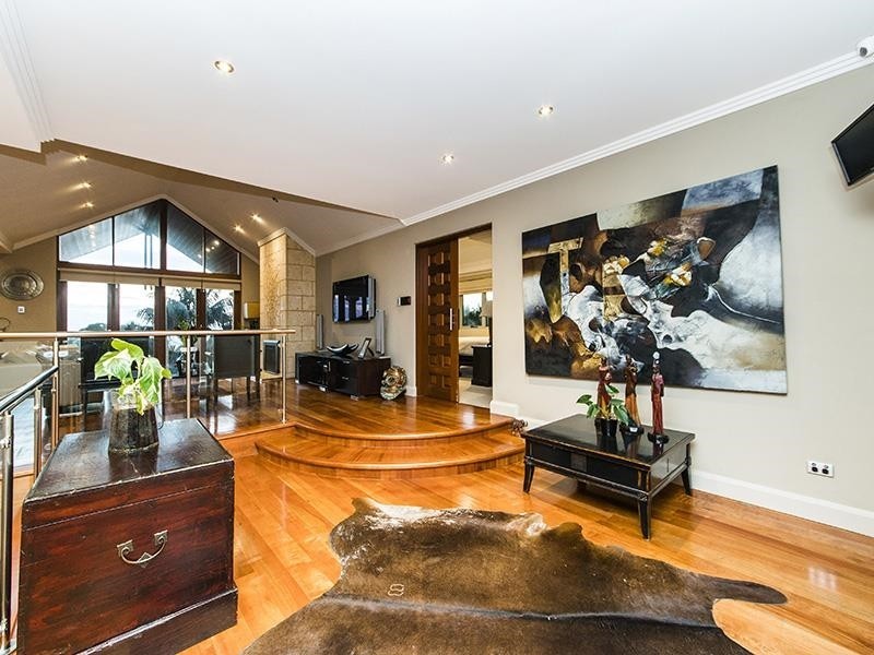 4 Cardiff Place, Warnbro WA 6169