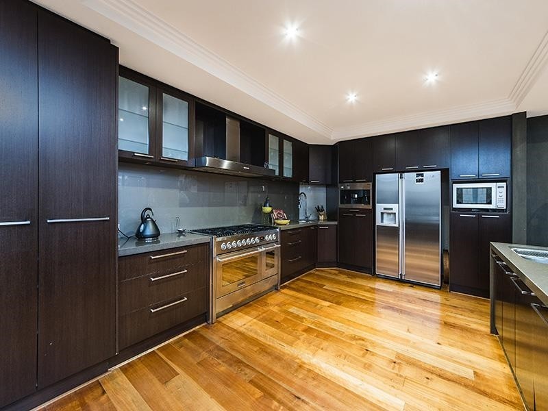 4 Cardiff Place, Warnbro WA 6169