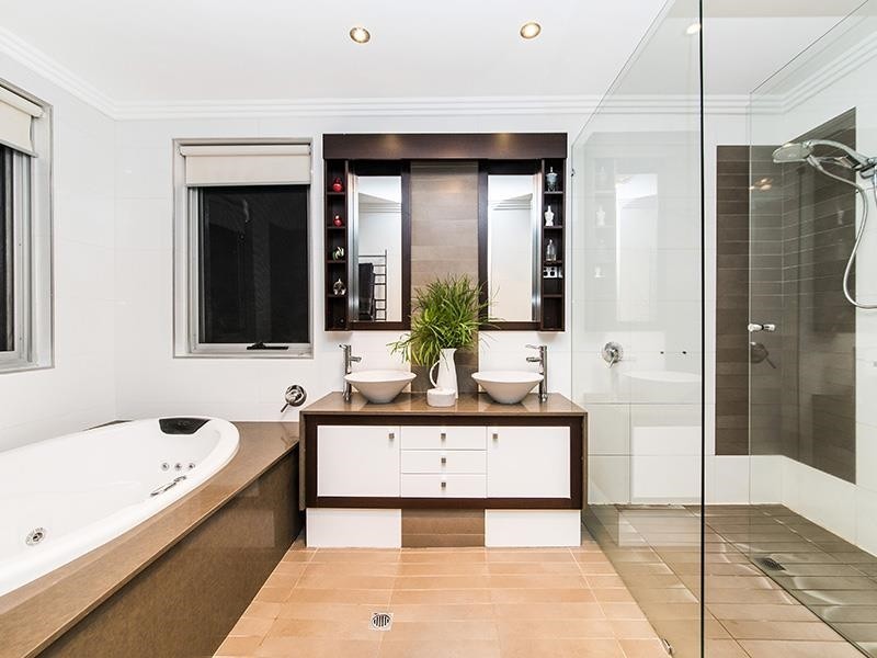 4 Cardiff Place, Warnbro WA 6169