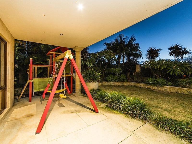 4 Cardiff Place, Warnbro WA 6169