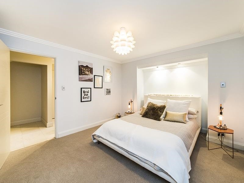 4 Cardiff Place, Warnbro WA 6169