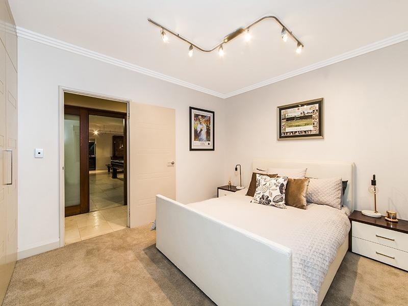 4 Cardiff Place, Warnbro WA 6169