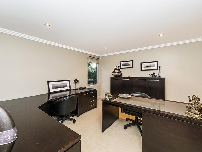 4 Cardiff Place, Warnbro WA 6169