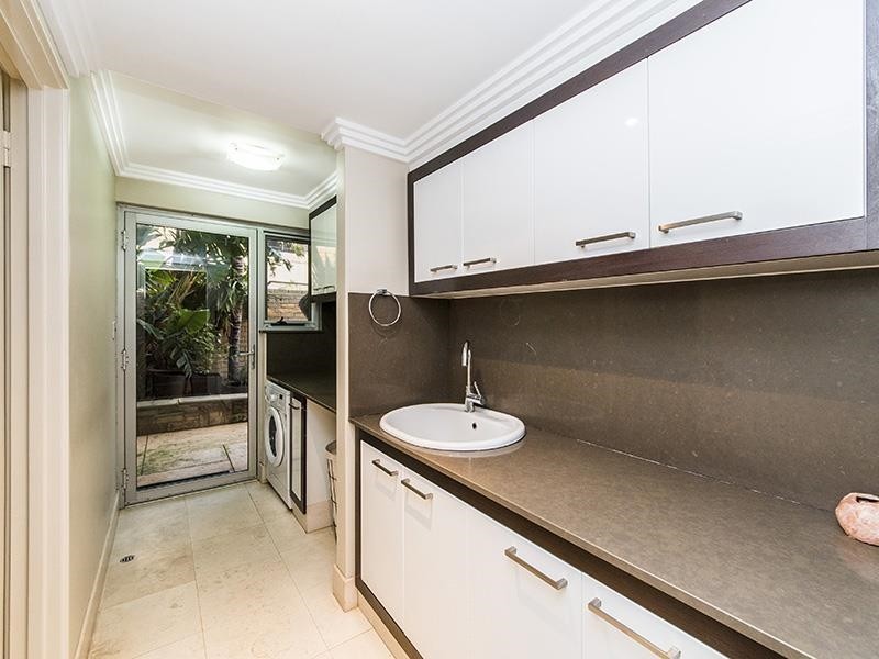 4 Cardiff Place, Warnbro WA 6169