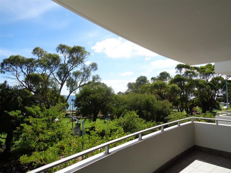 12/17-21 Rockingham Beach Road, Rockingham WA 6168