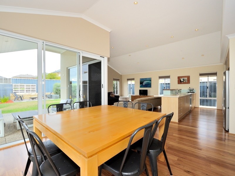 1 Margaret Road, Secret Harbour WA 6173