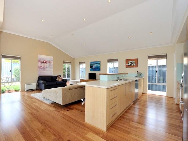 1 Margaret Road, Secret Harbour WA 6173