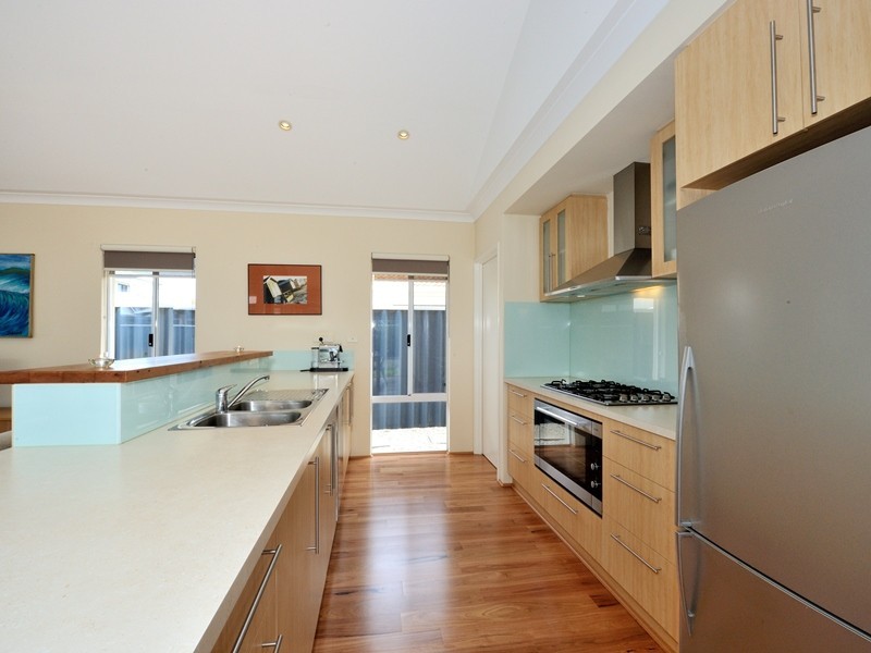 1 Margaret Road, Secret Harbour WA 6173