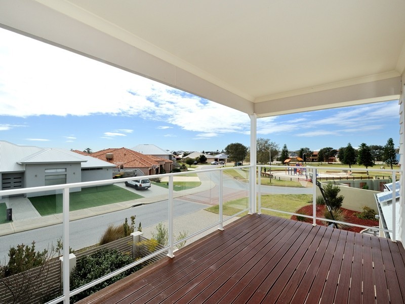 1 Margaret Road, Secret Harbour WA 6173