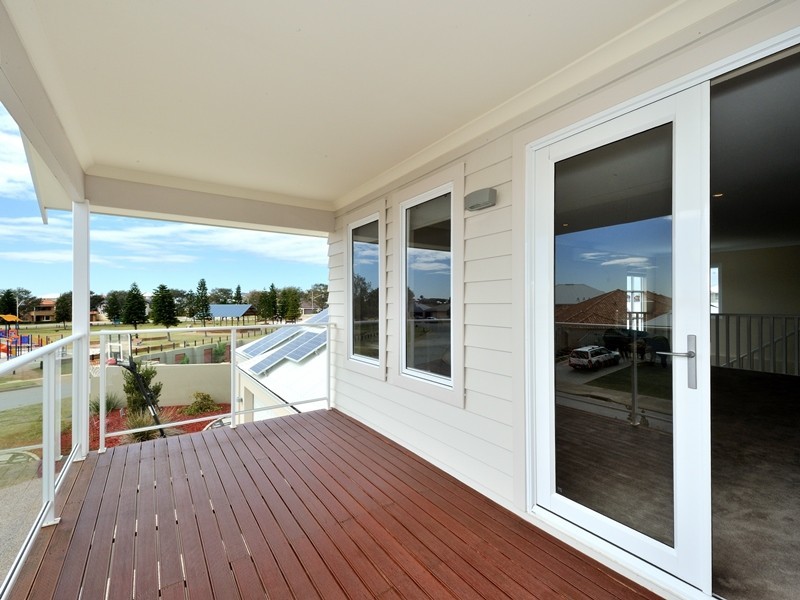 1 Margaret Road, Secret Harbour WA 6173