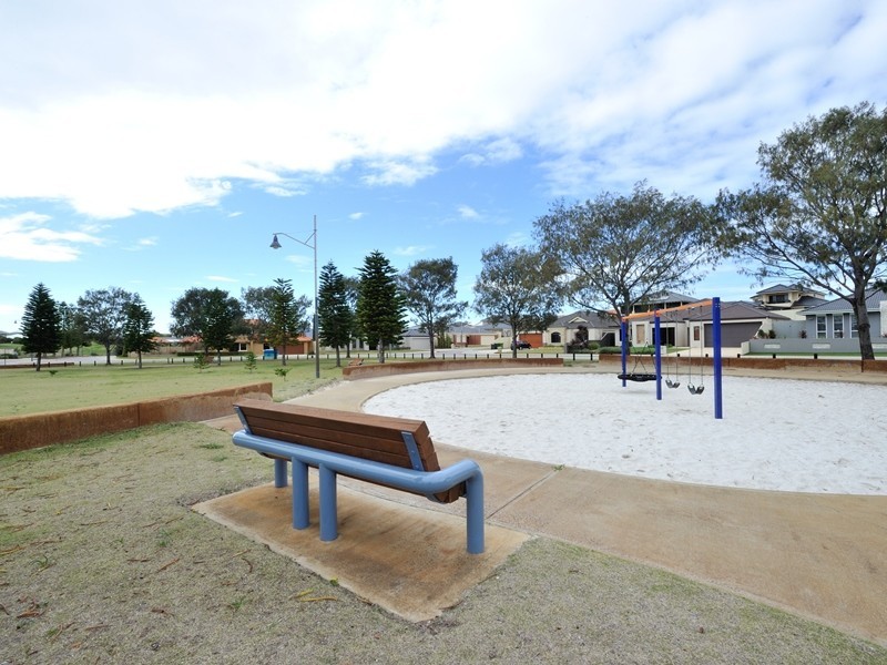 1 Margaret Road, Secret Harbour WA 6173