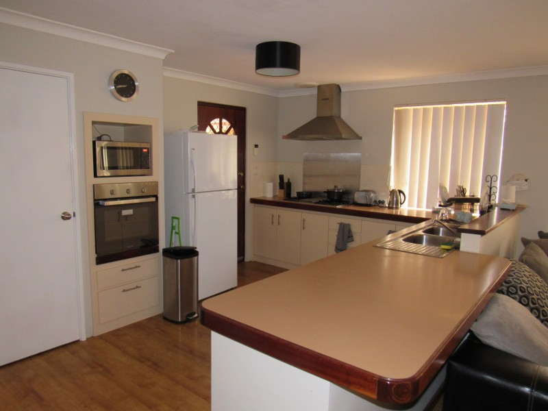 8 Armistice Way, Warnbro WA 6169