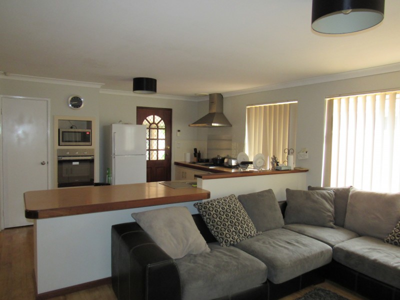 8 Armistice Way, Warnbro WA 6169