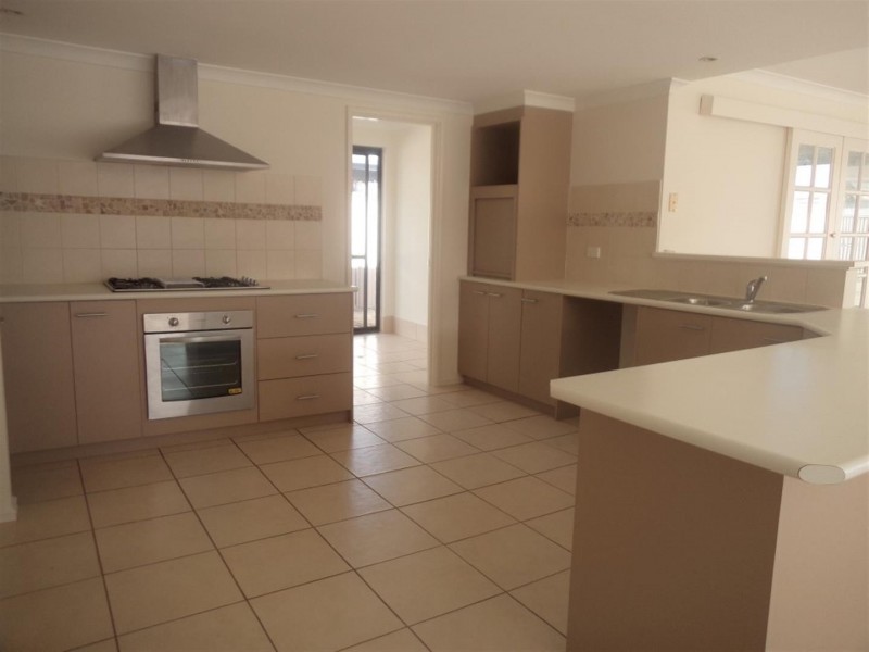 10 Ambleside Parade, Waikiki WA 6169