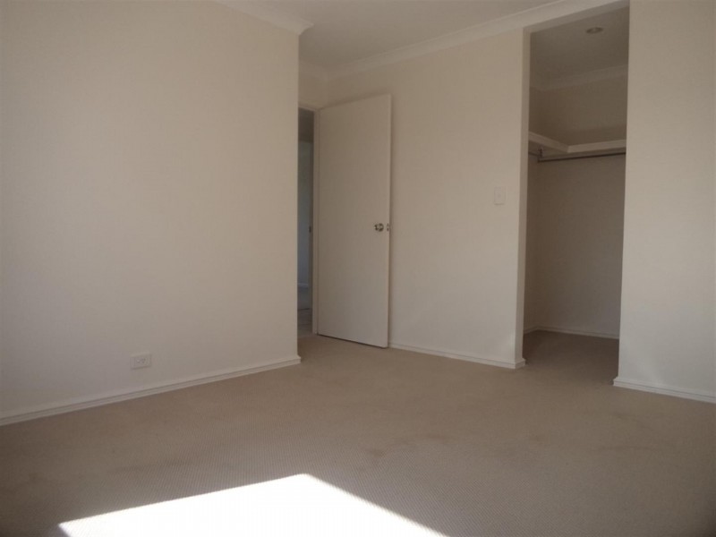 10 Ambleside Parade, Waikiki WA 6169