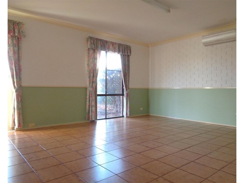 10 Markaling Close, Hillman WA 6168