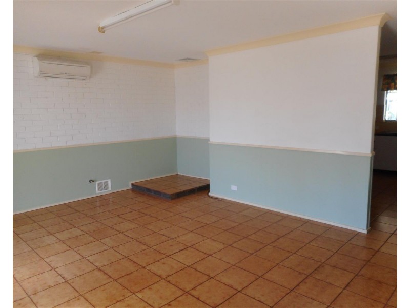 10 Markaling Close, Hillman WA 6168