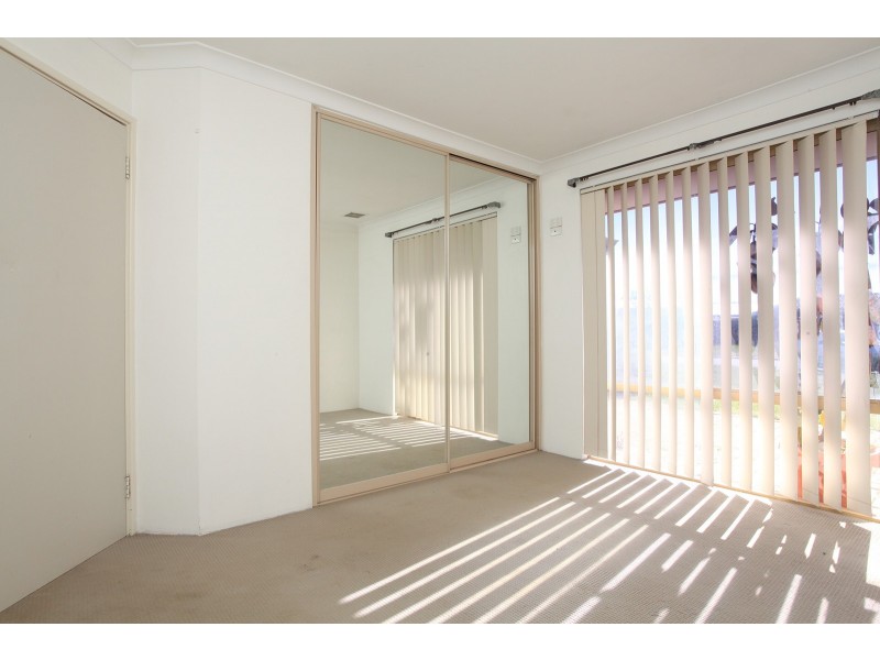 12 St Andrews Loop, Cooloongup WA 6168